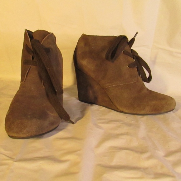 Dolce Vita Gwen lace-up wedge booties